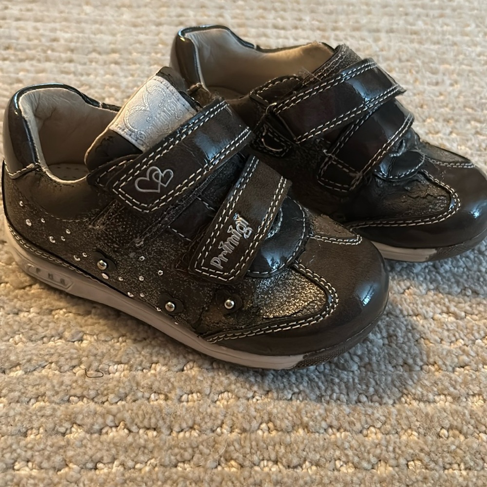 Good condition patent leather studded Primigi toddler shoes